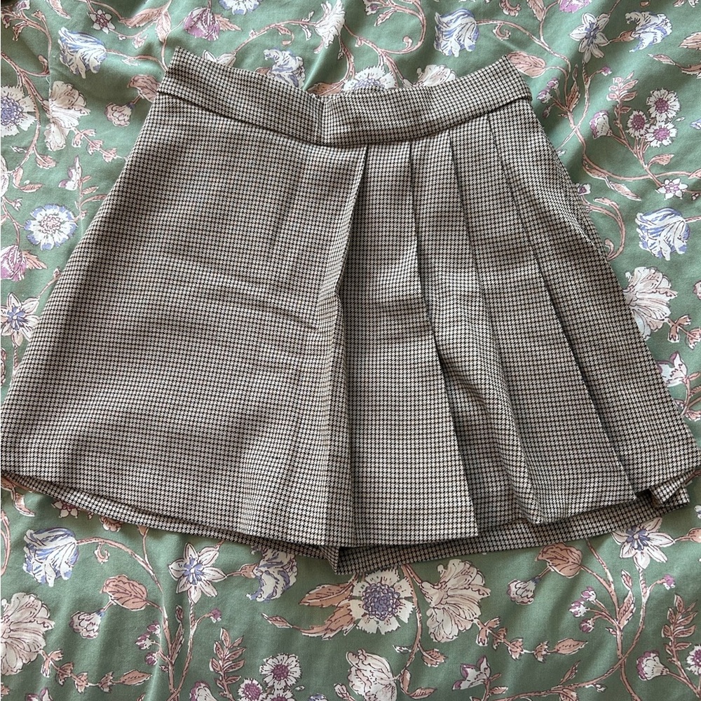 LG Black and White Checkered Mini Skort